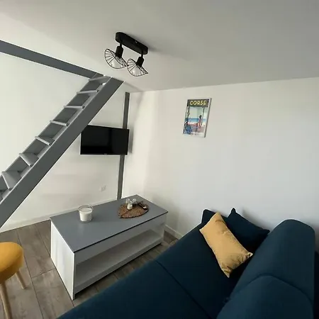 Apartment Dependance Neuve Entre Et Nature, Climatisee Avec Vue